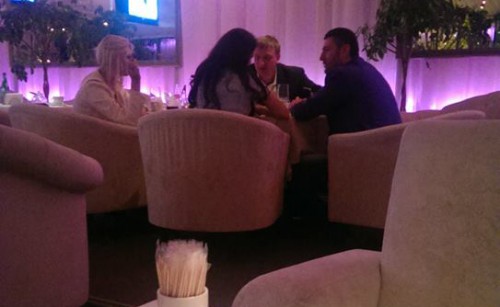 На фото в ресторане министр Петренко, олигарх Бахматюк и две валютные проститутки